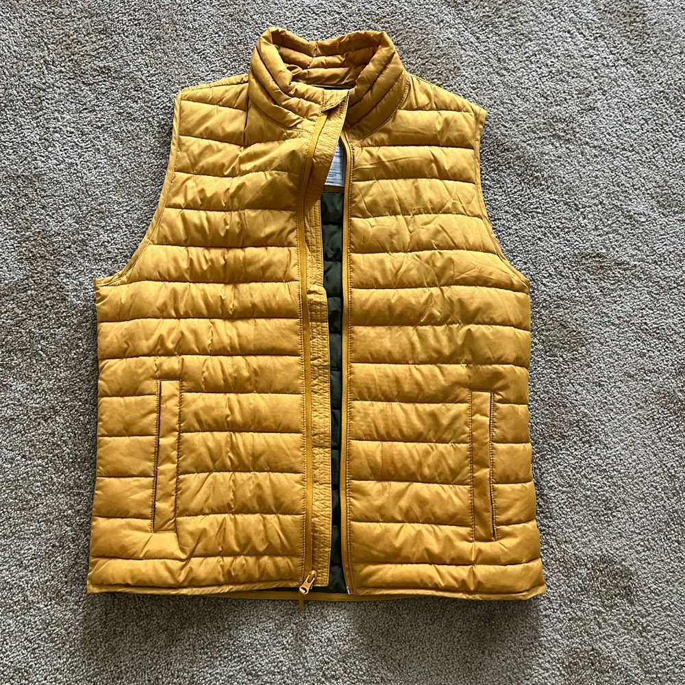 Mens gap vest size M